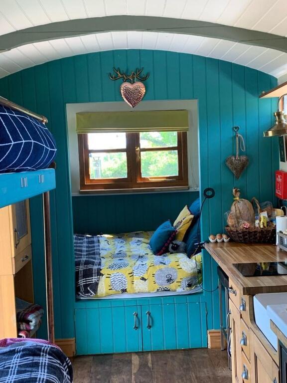 Shepherds Hut With Scandinavian Hot Tub And Hydromassager Sway Extérieur photo