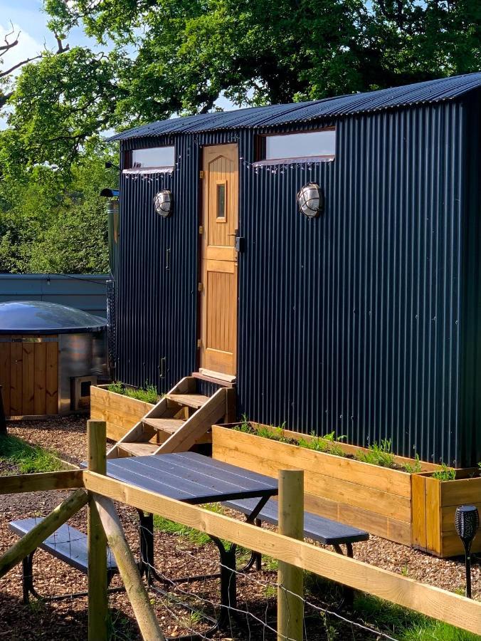 Shepherds Hut With Scandinavian Hot Tub And Hydromassager Sway Extérieur photo